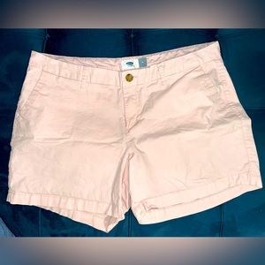 Old Navy Chino Shorts 5” inseam 
Light Pink
Size 14 
5” inseam